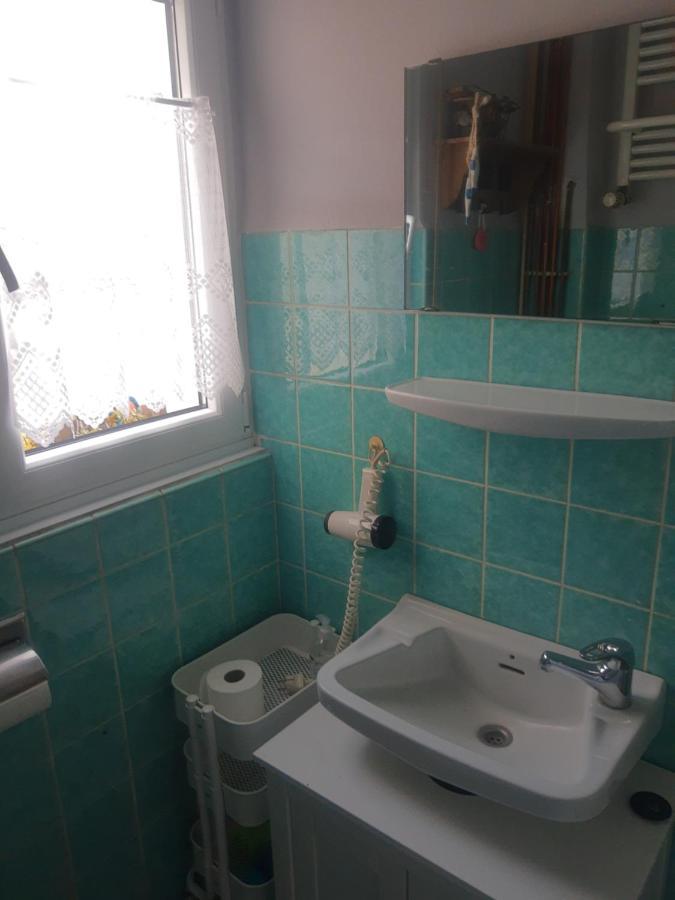 Gartenzimmer Mit Strassenbahn Zu Dom Und Messe Cologne Extérieur photo